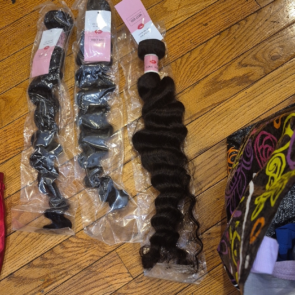 NEW-- 3 PCS.OF Deep Wave Human Hair Bundles - Natural Black